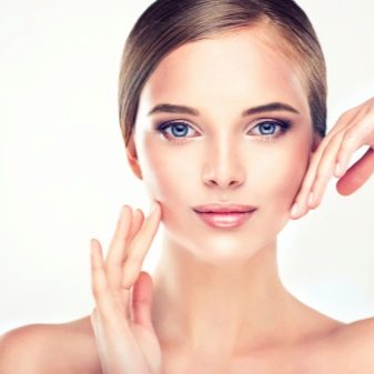 Навіщо потрібен тонік для обличчя? Як користуватися тонкому після вмивання? Характеристика та його функції