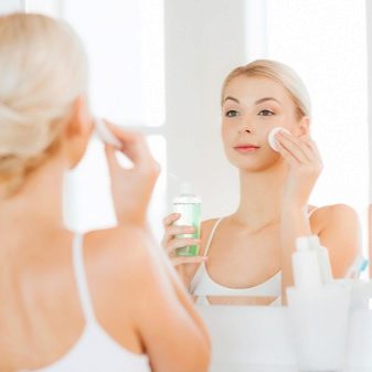 Навіщо потрібен тонік для обличчя? Як користуватися тонкому після вмивання? Характеристика та його функції