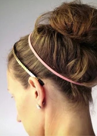 Недбалий пучок (32 фото): як зробити на голові сучасний недбалий пучок? Варіанти зачіски на середні, довгі і короткі волосся