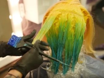 Неонова фарба для волосся: як вибрати фарбу, що світиться у темряві? Плюси і мінуси флуоресцентної фарби