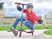 Інерційні самокати: вибір розсувного самоката-жаби з двома платформами. Огляд моделей самокатів-ножиць