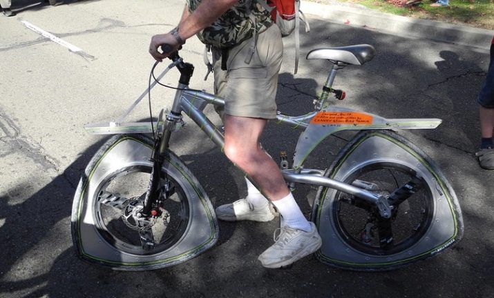 Незвичайні велосипеди (29 фото): літаючі й самі оригінальні моделі світу з кабіною, біговою доріжкою і квадратними колесами