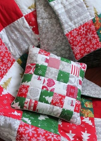 Новорічний печворк: ідеї та схеми серветок, чобітка, панно з тканини в стилі печворк, майстер-клас виробів з клаптикового шиття