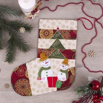 Новорічний печворк: ідеї та схеми серветок, чобітка, панно з тканини в стилі печворк, майстер-клас виробів з клаптикового шиття
