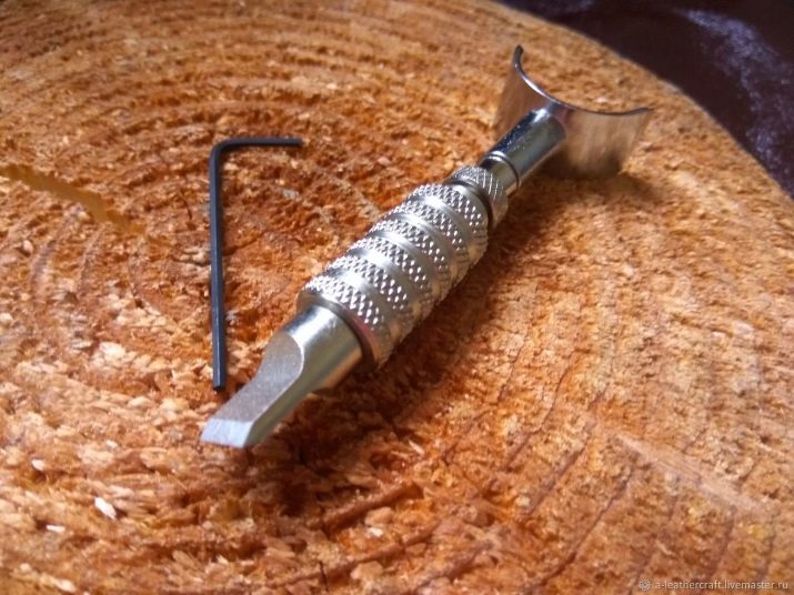 Ножі для шкіри (16 фото): кушнірські і шорні, поворотні та дискові, мездрильные, вирубні та інші види ножів для шкіри