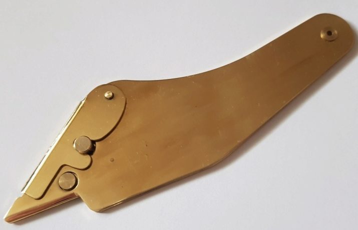 Ножі для шкіри (16 фото): кушнірські і шорні, поворотні та дискові, мездрильные, вирубні та інші види ножів для шкіри