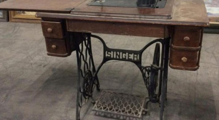 Ножна швейна машина Singer: огляд старовинних машинок з приводом. Цінуються вони?