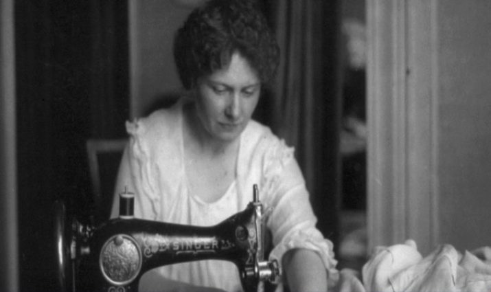 Ножна швейна машина Singer: огляд старовинних машинок з приводом. Цінуються вони?