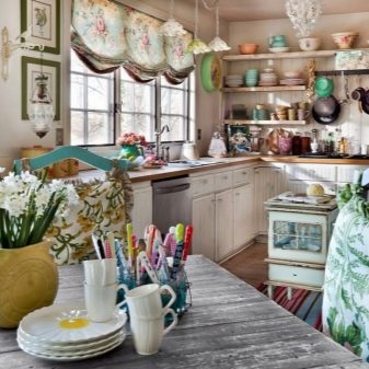 Інтер’єр кухні-їдальні в приватному будинку (59 фото: класичний дизайн і планування кухні великої, поєднаної з їдальнею