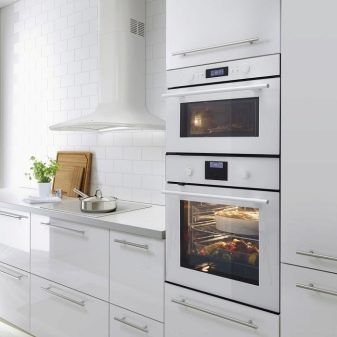 Інтер’єр кухні 9 кв. м в сучасному стилі (52 фото): особливості дизайну, цікаві ідеї