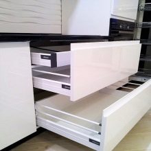 Інтер’єр кухні 9 кв. м в сучасному стилі (52 фото): особливості дизайну, цікаві ідеї