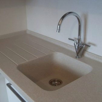 Інтер’єр кухні 9 кв. м в сучасному стилі (52 фото): особливості дизайну, цікаві ідеї