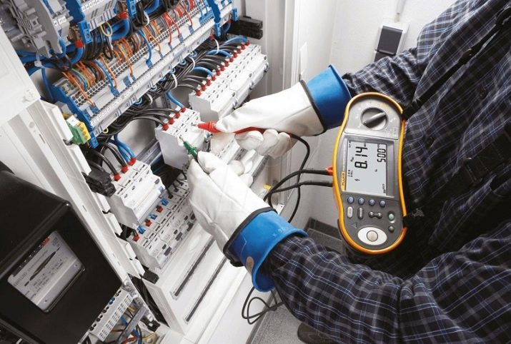 Інженер слабкострумових систем: посадова інструкція і навчання інженера-проектувальника слабкострумових мереж