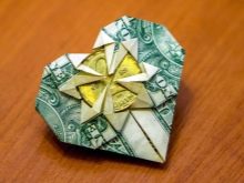 Орігамі в подарунок: як зробити модульне орігамі-сюрприз? Ідеї для створення орігамі у вигляді квітки і інших форм для прикраси листівок, коробок та сумок?