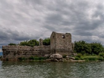 Острови Чорногорії: острови Грможур і Мамула, Квітів, Святого Георгія та інші популярні острова