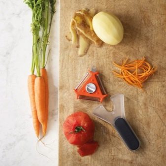 Овочечистки (39 фото): ручні ножі для чищення овочів і електричні побутові овочечистки, особливості моделей Borner, Victorinox та інших виробників