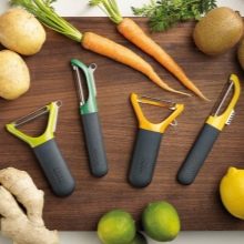 Овочечистки (39 фото): ручні ножі для чищення овочів і електричні побутові овочечистки, особливості моделей Borner, Victorinox та інших виробників