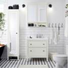 Підлогові шафи у ванну кімнату (67 фото): великі комоди і маленькі шафки, огляд меблів з IKEA