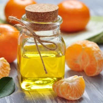 Пінка для вмивання з кислотами: з фруктовою, саліцилової і гіалуронової, з АНА і з молочною кислотою