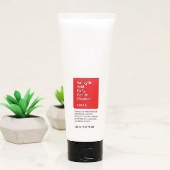 Пінка для вмивання з кислотами: з фруктовою, саліцилової і гіалуронової, з АНА і з молочною кислотою