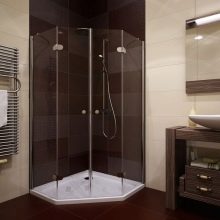 П’ятикутні душові кабіни: 90х90, 100х100 см і інших розмірів. Приклади в інтер’єрі