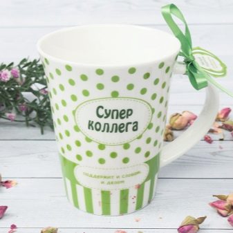 Пам’ятний подарунок колезі при звільненні: сувеніри та інші ідеї подарунка на прощання колезі, що йде на пенсію