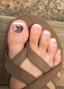 Педикюр френч (106 фото): красивий кольоровий французький дизайн в білих і рожевих або червоних відтінках на ногах