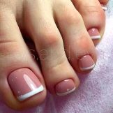 Педикюр френч (106 фото): красивий кольоровий французький дизайн в білих і рожевих або червоних відтінках на ногах