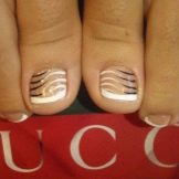 Педикюр френч (106 фото): красивий кольоровий французький дизайн в білих і рожевих або червоних відтінках на ногах