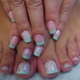 Педикюр френч (106 фото): красивий кольоровий французький дизайн в білих і рожевих або червоних відтінках на ногах