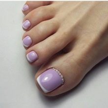 Педикюр френч (106 фото): красивий кольоровий французький дизайн в білих і рожевих або червоних відтінках на ногах