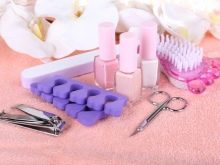 Педикюр френч (106 фото): красивий кольоровий французький дизайн в білих і рожевих або червоних відтінках на ногах