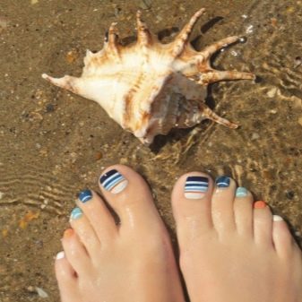 Педикюр на море (62 фото): як зробити гарний пляжний педикюр в одному стилі? Ідеї дизайну у відпустку