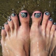 Педикюр на море (62 фото): як зробити гарний пляжний педикюр в одному стилі? Ідеї дизайну у відпустку