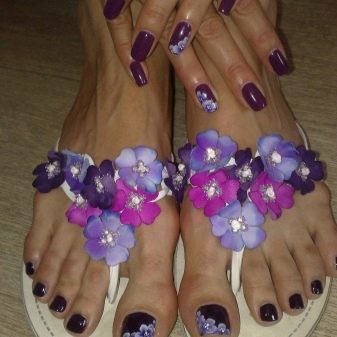 Педикюр на море (62 фото): як зробити гарний пляжний педикюр в одному стилі? Ідеї дизайну у відпустку