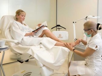 Педикюр на море (62 фото): як зробити гарний пляжний педикюр в одному стилі? Ідеї дизайну у відпустку