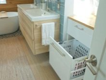 Пенали з кошиком для білизни у ванну кімнату: кутовий, підвісний і підлоговий шафа, 25 см і 35 см, 60 см і інших розмірів