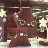 Перли Majorica: що це таке? Значення, історія та особливості створення. Як за ним правильно доглядати? Які прикраси роблять з іспанського штучного перлів?