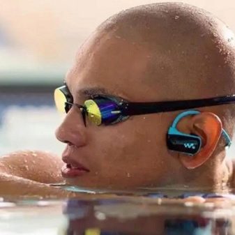 Плеєр для басейну: огляд водонепроникних моделей для плавання, Speedo, Sony та інші бренди. Як вибрати?