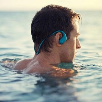 Плеєр для басейну: огляд водонепроникних моделей для плавання, Speedo, Sony та інші бренди. Як вибрати?