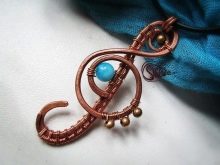 Плетіння з дроту своїми руками: схеми для початківців, візерунки з мідної і кольорового дроту з намистинами, кошики та сітки, брелоки
