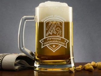 Подарунки до 1000 рублів: сертифікат та інші подарунки в межах тисячі рублів для коханої дівчини, подруги, колеги і дружини, друга і мами