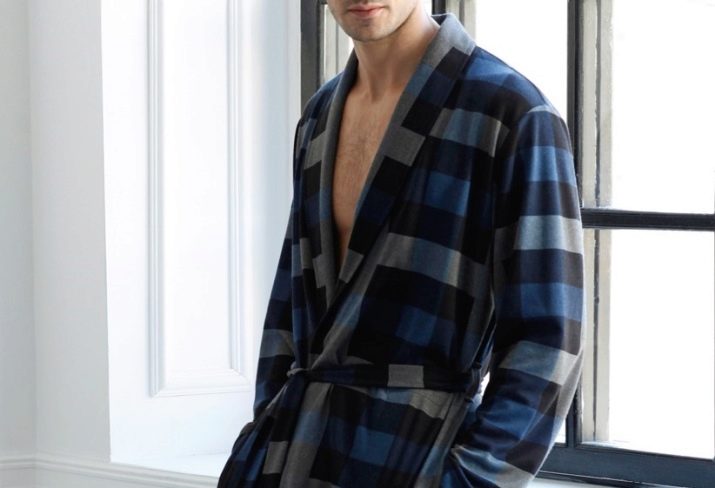 Подарунок чоловікові (60 фото): що корисного подарувати? Сувеніри, подушки та ідеї символічних подарунків дорослому чоловікові