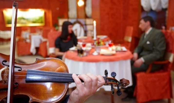 Подарунок чоловікові (60 фото): що корисного подарувати? Сувеніри, подушки та ідеї символічних подарунків дорослому чоловікові