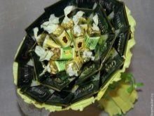 Подарунок з чаю: як красиво упакувати чайний набір, використовуючи чайні пакетики, чашки і чайники? Як оформити букет чаю і цукерок?