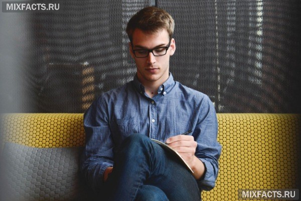 Подобається колега по роботі – що робити зі своїми почуттями і як при цьому зберегти посаду?