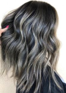 Попелясто-чорний колір волосся (29 фото): як пофарбувати волосся в відтінок попелу з чорними коренями? Догляд після фарбування
