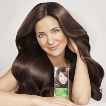 Попелясто-каштановий колір волосся (30 фото): кому підійде темно-шоколадний попелястий відтінок? Як фарбувати волосся?