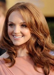 Попелясто-каштановий колір волосся (30 фото): кому підійде темно-шоколадний попелястий відтінок? Як фарбувати волосся?