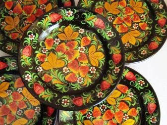 Посуд хохлома (22 фото): види хохломской розпису. Розписні тарілки, чайні пари і інші набори посуду